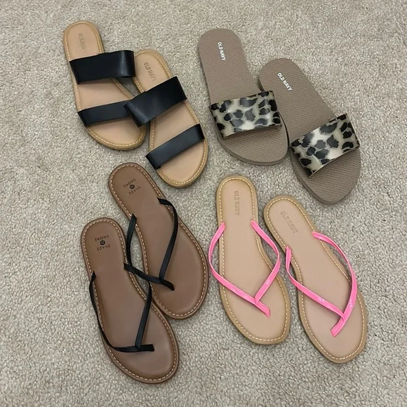 Bundle of 4 Pairs of Women’s Old Navy Sandals and Flip Flops - Size 8 - Picture 1 of 9